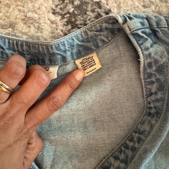 Levi's denim top - Picture 2 of 4